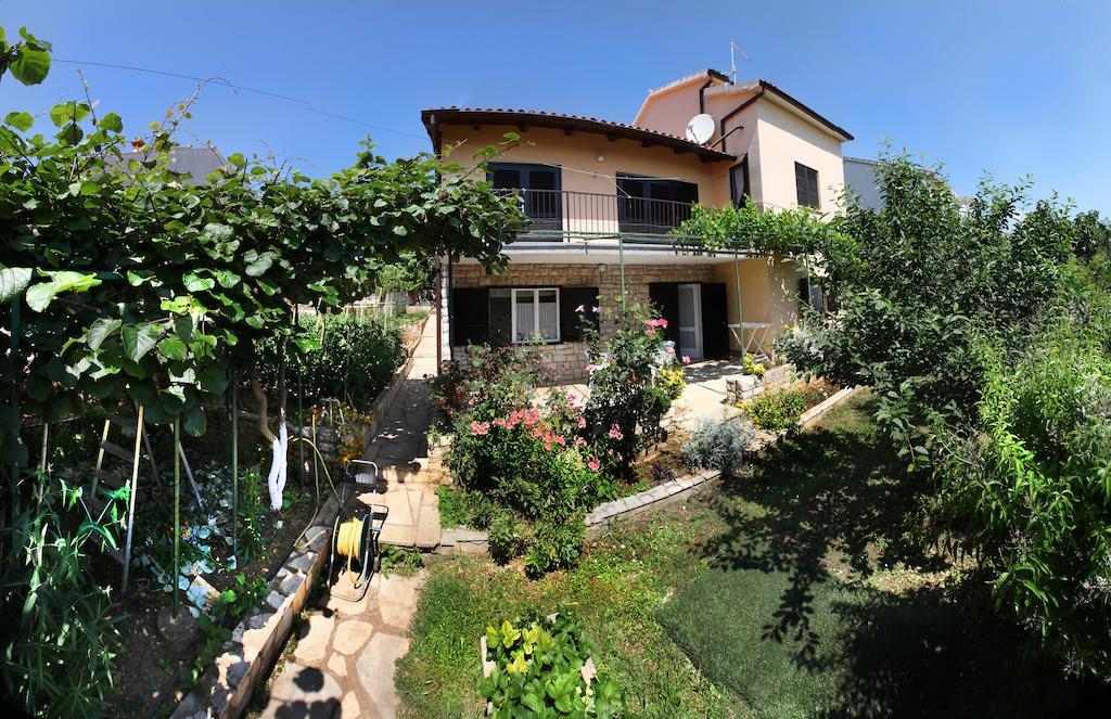 Apartment Ema Premantura Szoba fotó