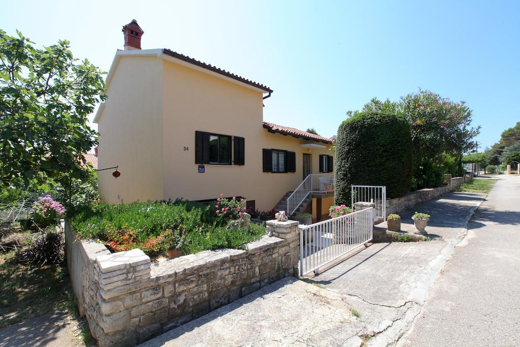Apartment Ema Premantura Szoba fotó