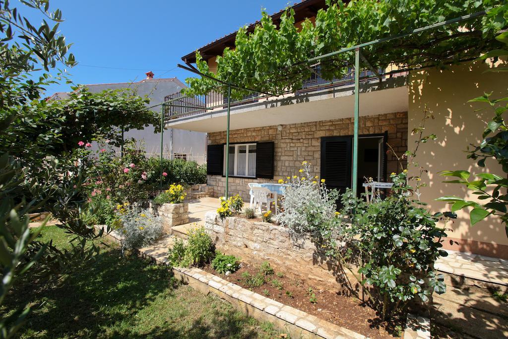 Apartment Ema Premantura Szoba fotó