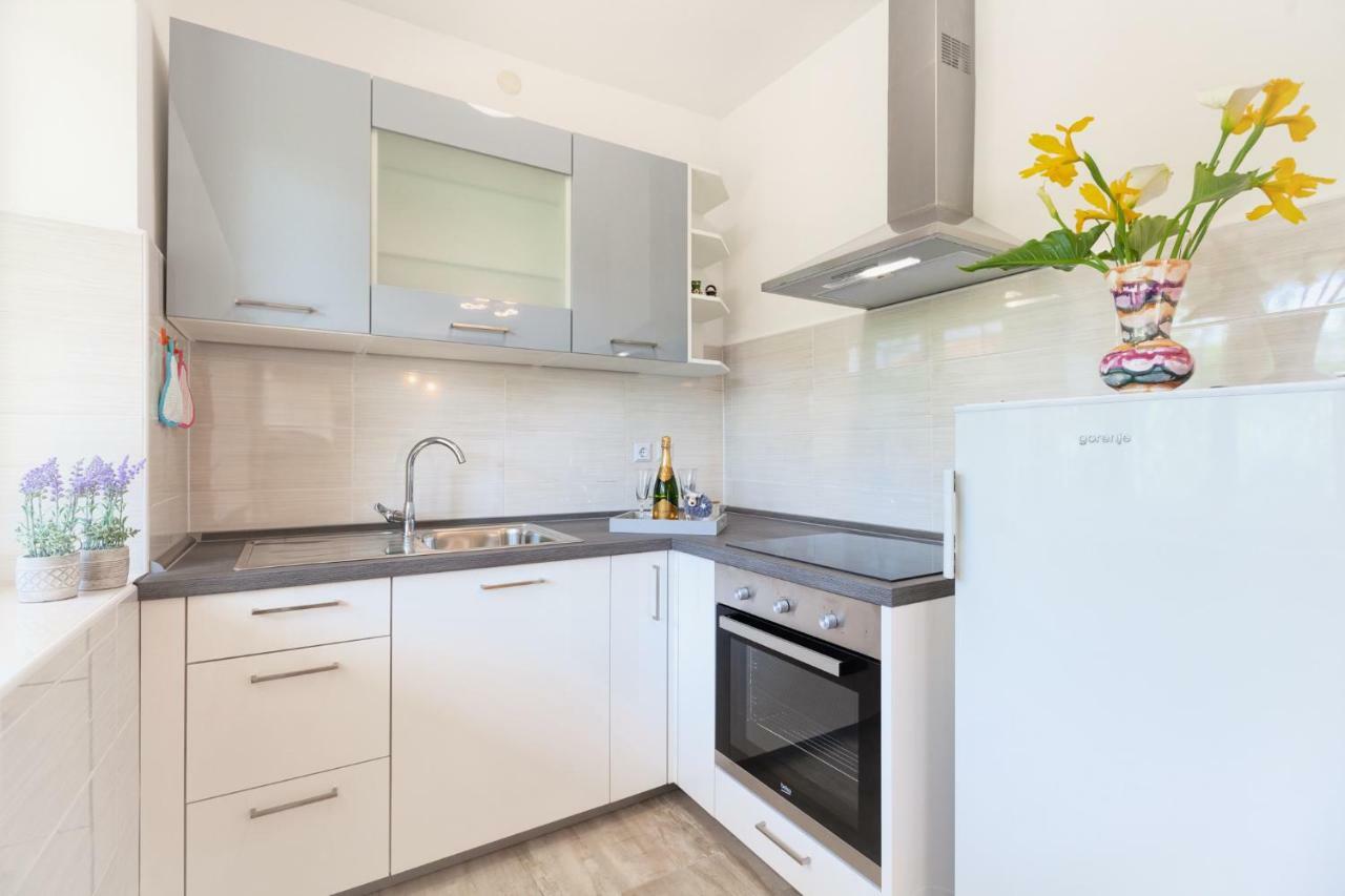 Apartment Ema Premantura Kültér fotó