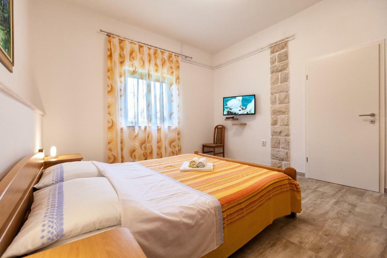 Apartment Ema Premantura Kültér fotó