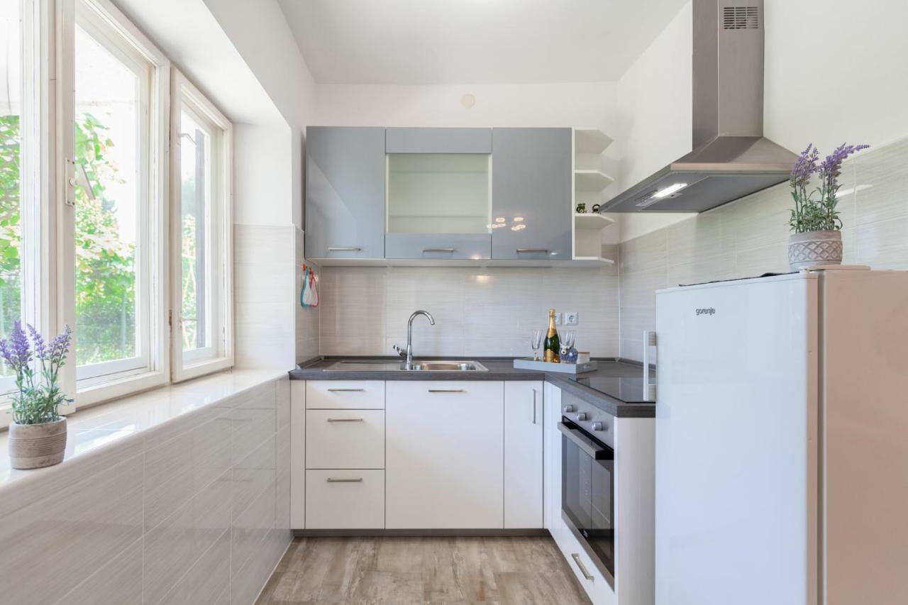 Apartment Ema Premantura Kültér fotó